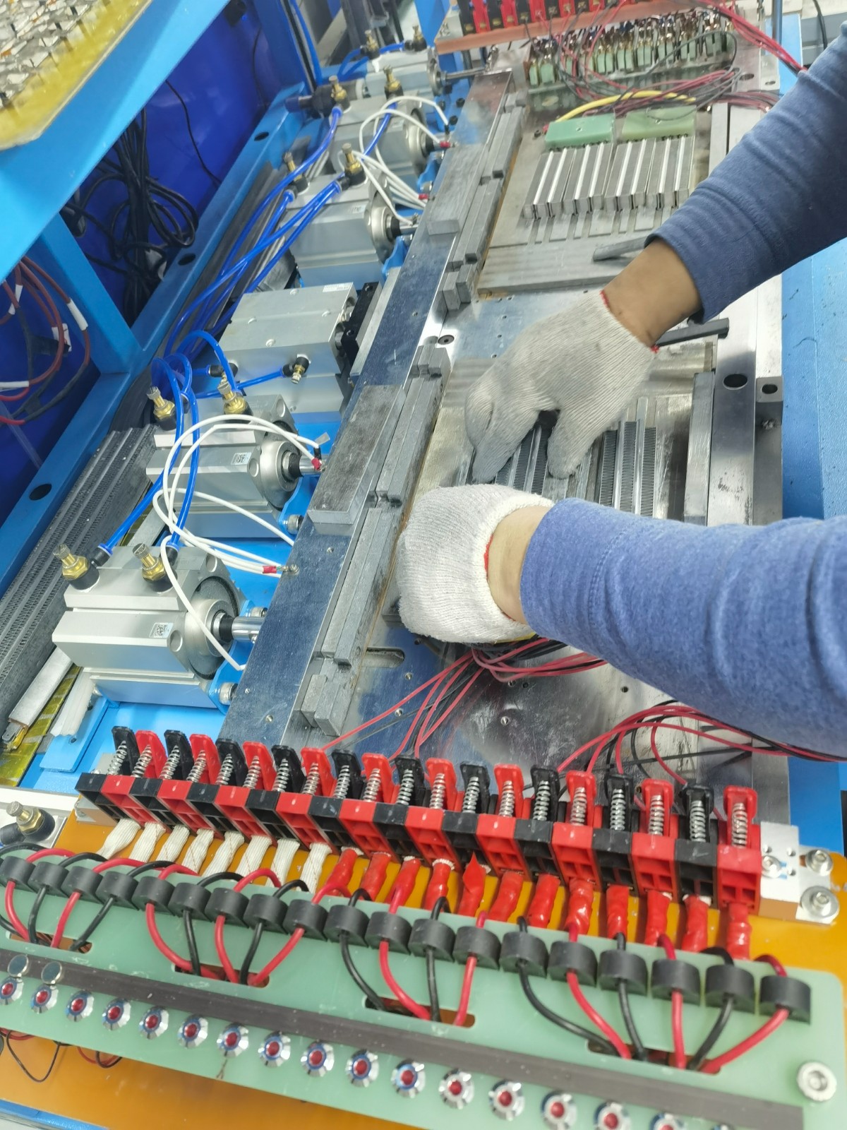 在电加热电力调整器负载硅碳棒使用的注意什么？